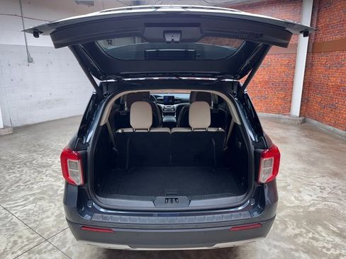 Used 2022 Ford Explorer XLT w/ Equipment Group 202A image 28