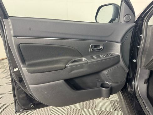 Used 2025 Mitsubishi Outlander Sport AWD image 9