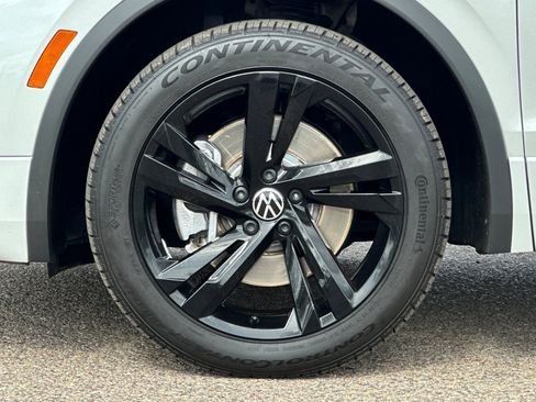 Used 2023 Volkswagen Tiguan SE R-Line FWD image 26