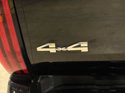 Used 2022 Toyota Tundra Limited w/ Power Package AWD/4WD image 25
