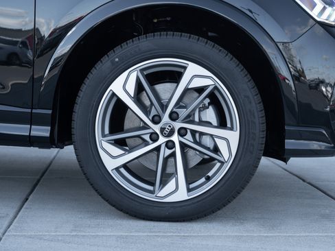 New 2025 Audi Q3 2.0T Premium image 30