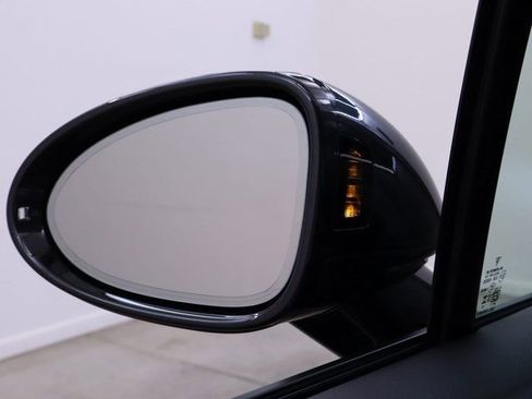 New 2025 Porsche Macan image 41