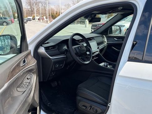 New 2026 Jeep Grand Cherokee Altitude image 13