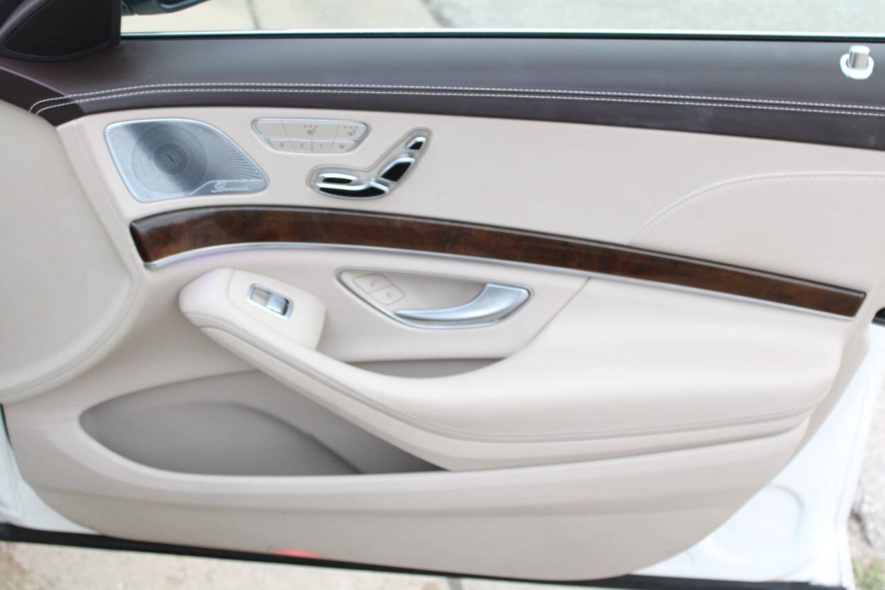 Used 2017 Mercedes-Benz S 550 4MATIC Sedan image 12