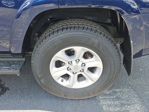 Used 2020 Toyota 4Runner SR5 image 5