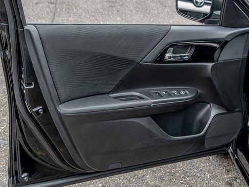 Used 2017 Honda Accord LX image 21