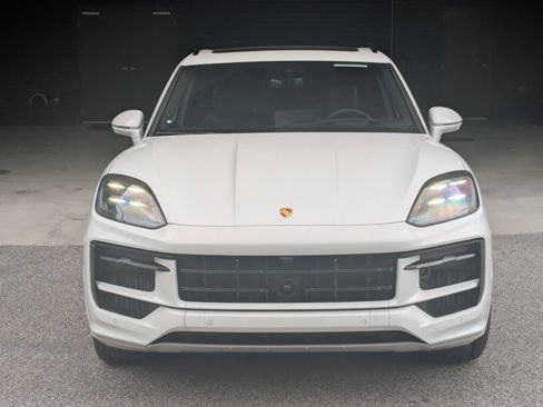 Certified 2025 Porsche Cayenne S AWD/4WD image 6