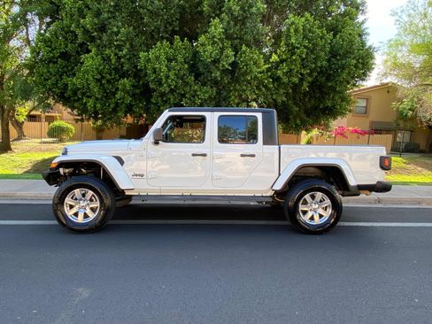 Used 2021 Jeep Gladiator Sport AWD/4WD image 7