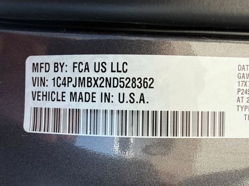 Used 2022 Jeep Cherokee Trailhawk w/ Comfort/Convenience Group AWD/4WD image 46