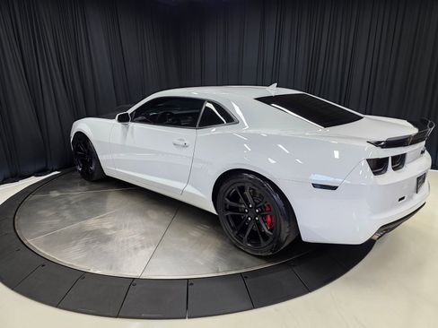 Used 2013 Chevrolet Camaro SS w/ SS Performance Package image 9