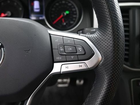 Used 2021 Volkswagen Atlas Cross Sport SE image 28