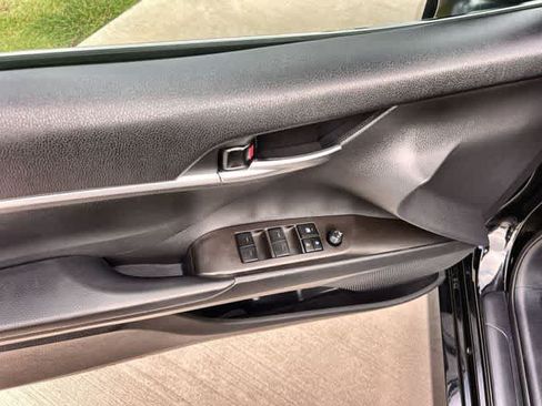 Used 2022 Toyota Camry LE w/ Carpet Mat Package (TMS) FWD image 29