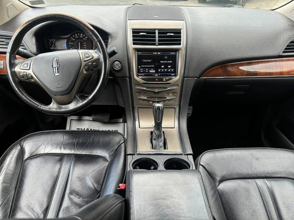 Used 2015 Lincoln MKX AWD w/ Equipment Group 102A image 17