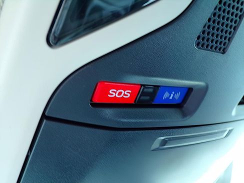 Used 2024 Subaru Outback Premium image 23