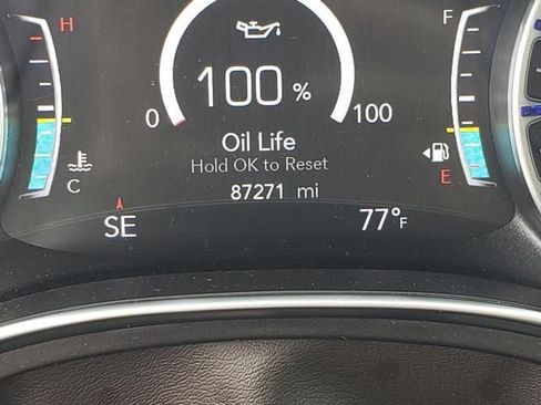 Used 2017 Chrysler Pacifica Touring-L Plus w/ Tire & Wheel Group FWD image 21