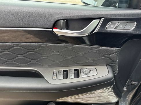 Used 2022 Hyundai Palisade Calligraphy image 19