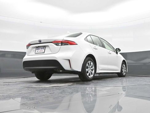 Used 2024 Toyota Corolla LE image 37