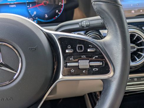 Used 2023 Mercedes-Benz CLA 250 image 17