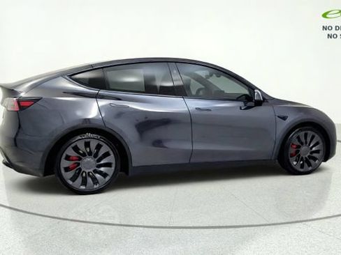 Used 2024 Tesla Model Y Performance AWD/4WD image 9
