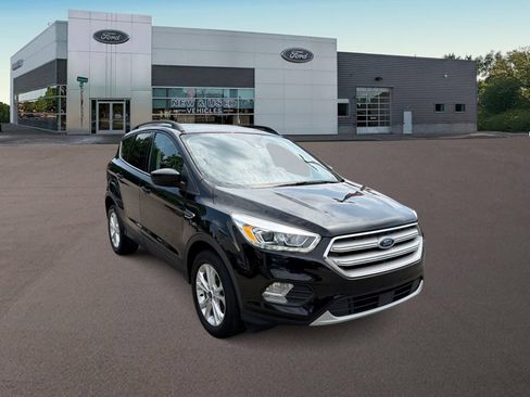 Used 2019 Ford Escape SEL FWD image 2