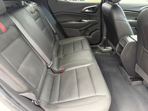 Used 2025 Chevrolet Trax RS w/ Sunroof Package FWD image 13