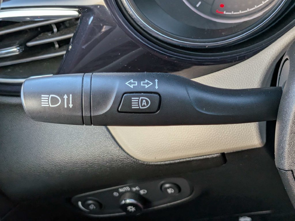 Used 2020 Buick Encore GX Preferred w/ Cold Weather Comfort Package FWD image 25