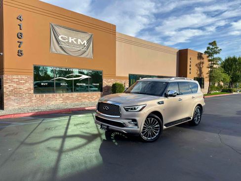 Used 2019 INFINITI QX80 Luxe w/ 22" Wheel Package AWD/4WD image 2