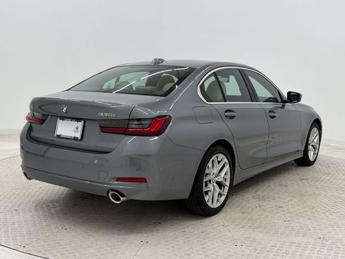 Used 2025 BMW 330i Sedan w/ Premium Package RWD image 9