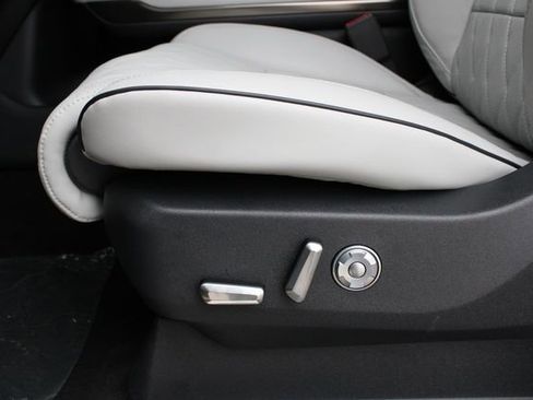 New 2026 Lincoln Navigator L Black Label AWD/4WD image 33