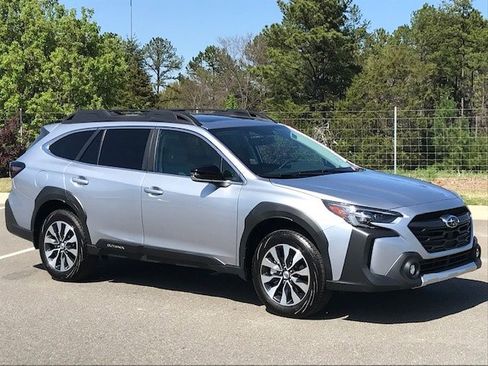 Used 2025 Subaru Outback Limited w/ Popular Package #2 image 2