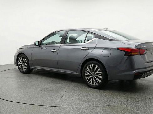 Used 2025 Nissan Altima 2.5 SV image 6