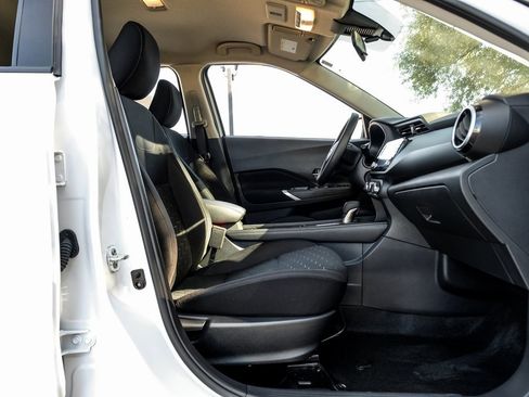 Used 2024 Nissan Kicks SV image 41