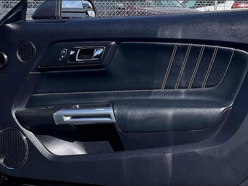 Used 2017 Ford Mustang GT Premium RWD image 19