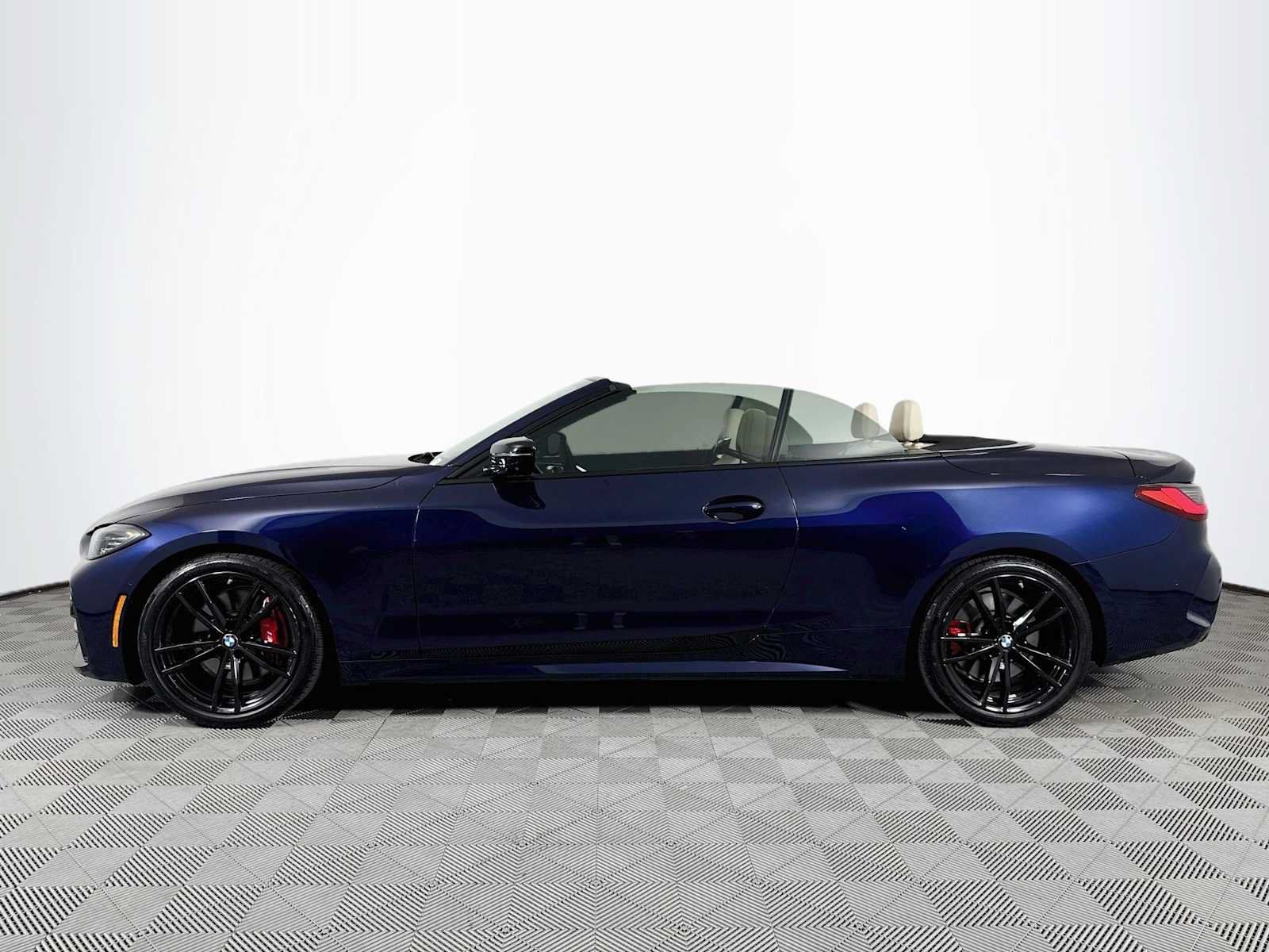 Used 2024 BMW M440i Convertible w/ Premium Package RWD image 8