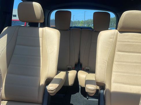 Used 2025 Mercedes-Benz GLS 450 4MATIC image 22