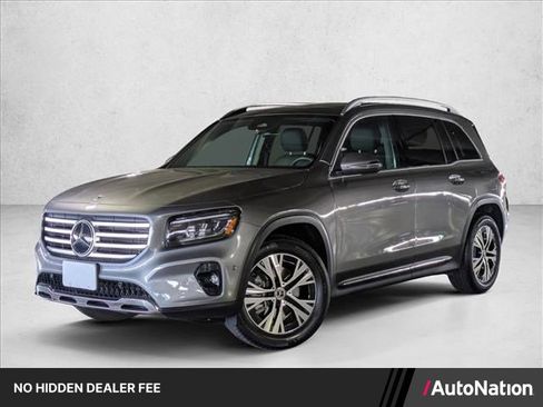 Used 2025 Mercedes-Benz GLB 250 4MATIC image 1