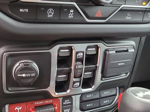 New 2025 Jeep Wrangler Unlimited Rubicon image 22