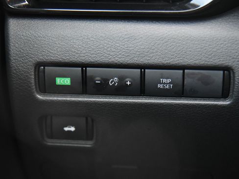 Used 2023 Nissan Sentra SV image 29