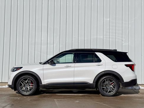 New 2026 Ford Explorer ST w/ Sun And Sound Package image 2