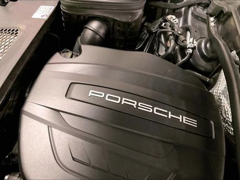 Used 2020 Porsche Macan w/ Premium Package Plus AWD/4WD image 36