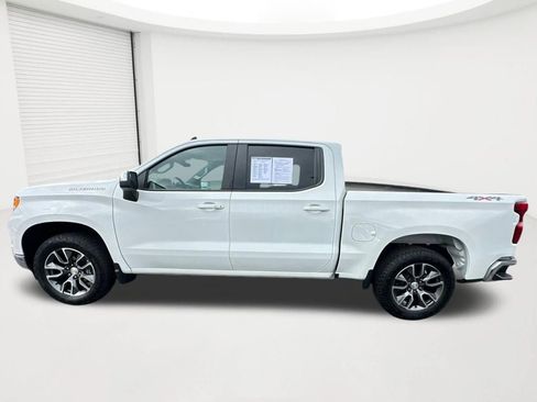 Used 2022 Chevrolet Silverado 1500 LT AWD/4WD image 8