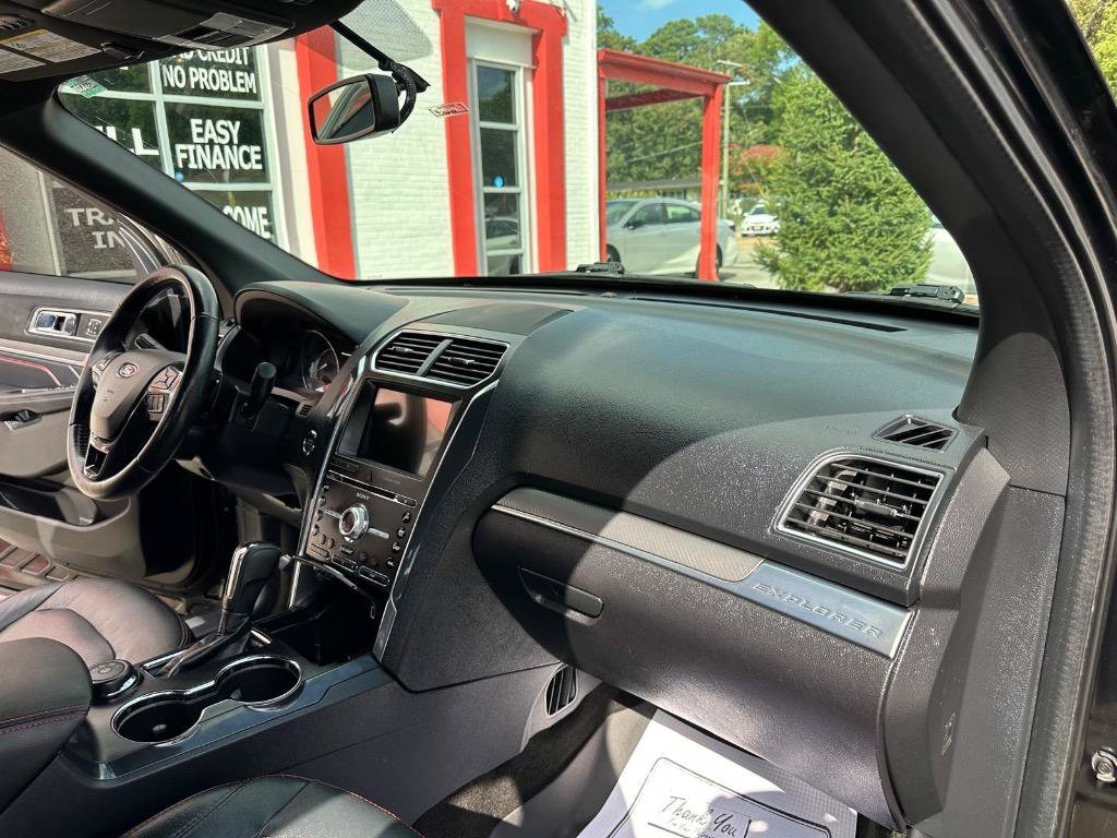 Used 2017 Ford Explorer Sport w/ Equipment Group 401A AWD/4WD image 22