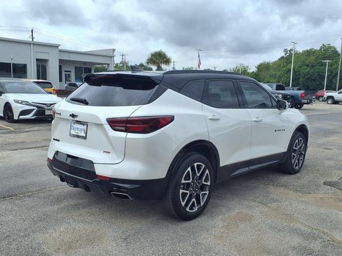 Used 2024 Chevrolet Blazer RS w/ Enhanced Convenience Package FWD image 2