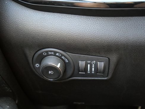 Used 2025 Jeep Compass Trailhawk AWD/4WD image 26