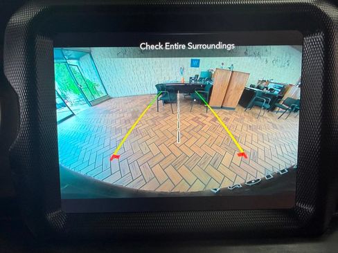 Used 2023 Jeep Wrangler Unlimited w/ Sun & Screen Package AWD/4WD image 35