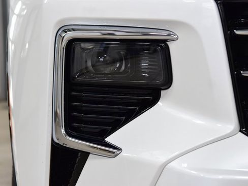 Used 2025 Chevrolet Traverse High Country image 14