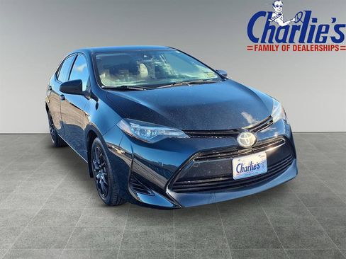 Used 2017 Toyota Corolla image 3