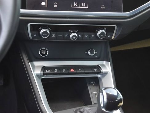 Used 2022 Audi Q3 2.0T Premium Plus w/ Premium Plus Package AWD/4WD image 37