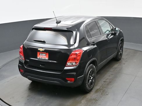 Used 2021 Chevrolet Trax LS image 34