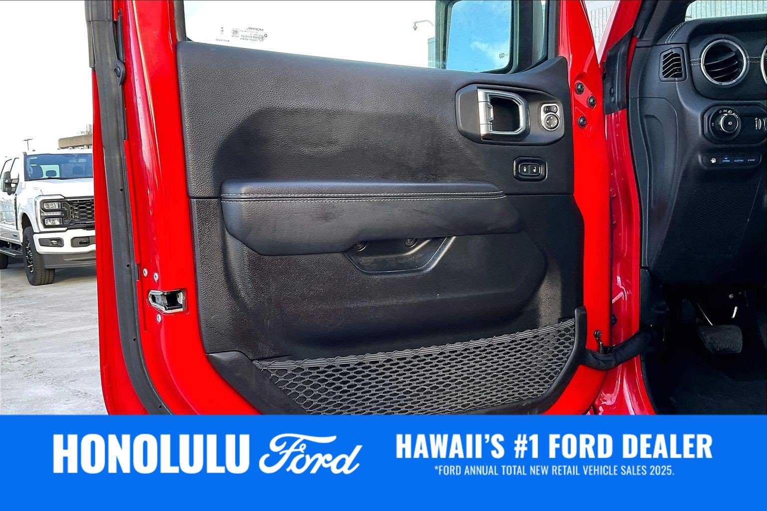 Used 2023 Jeep Wrangler Unlimited Rubicon 4xe AWD/4WD image 27